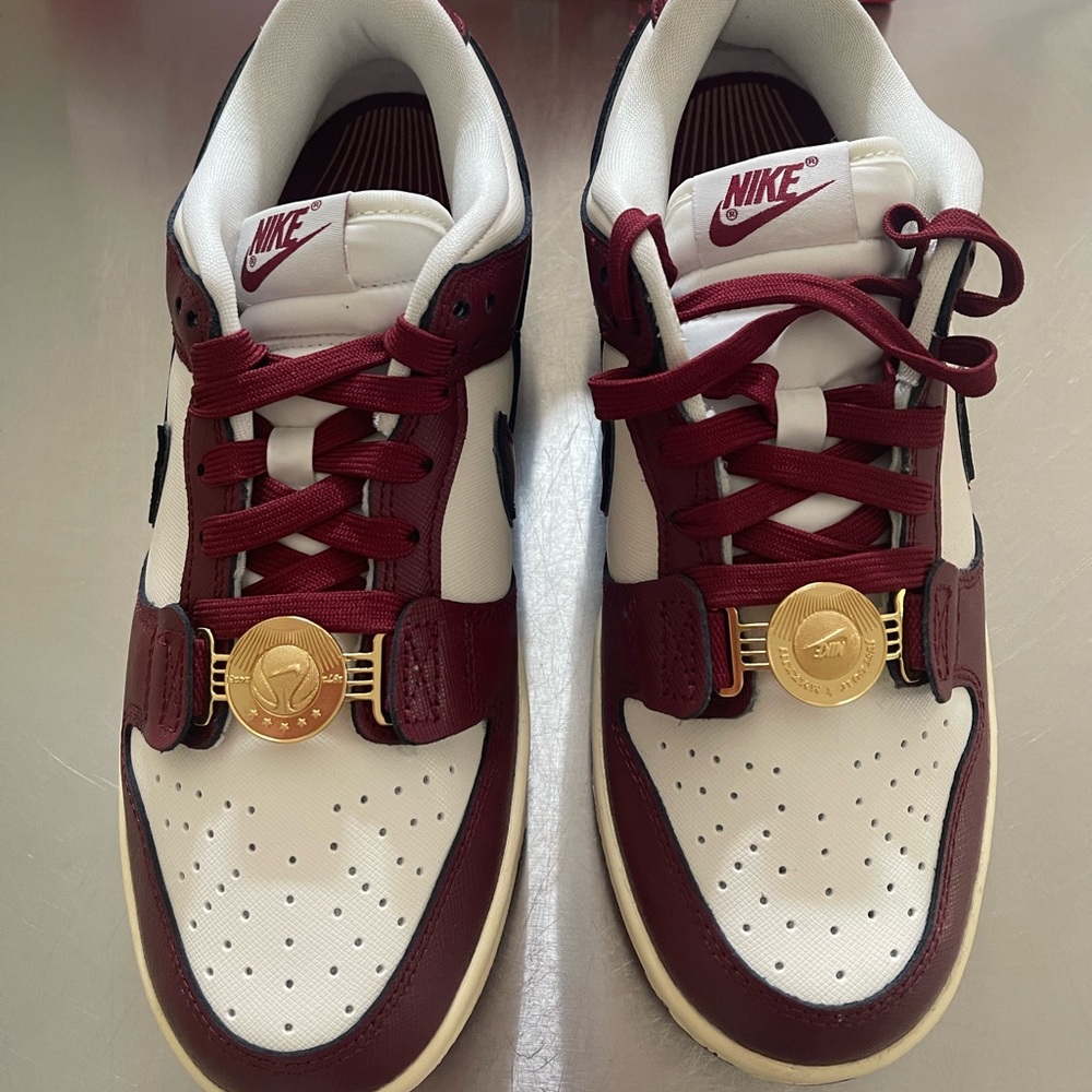 Nike Dunk Low ‘Team Red’